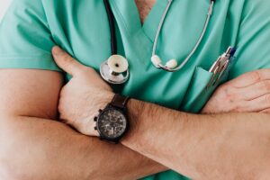 What is the difference between primary care and internal medicine?